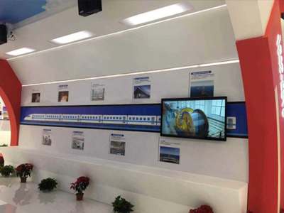 滑軌屏是什么？滑軌屏應(yīng)用在哪些地方？一起看看滑軌屏方案