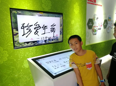 為什么電子留言系統(tǒng)在展館展廳中這么受歡迎