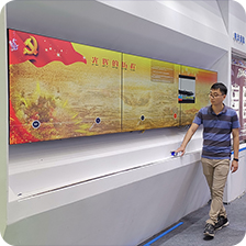 滑軌聯(lián)動彩云墻