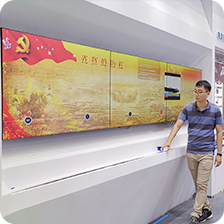 多聯(lián)滑軌屏