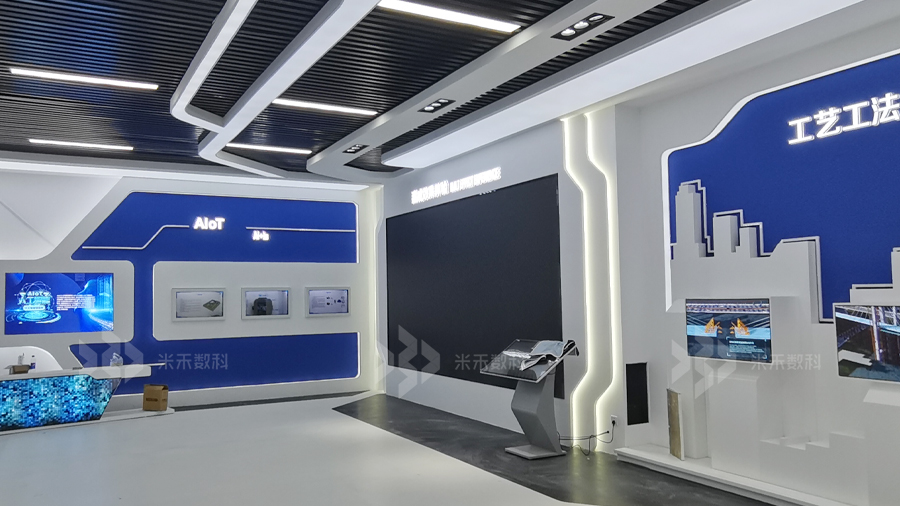 透明屏展柜和LED屏應(yīng)用